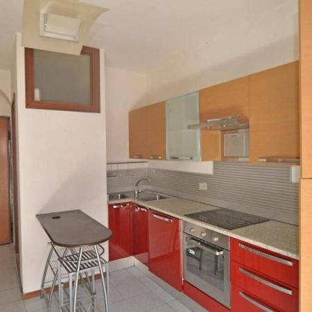 Mini Sarpi Apartment Милано Екстериор снимка